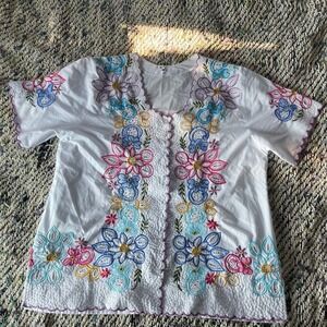 Embroidered Floral Eyelet button up  Top‎ Vintage White Blouse Boho Bohemian